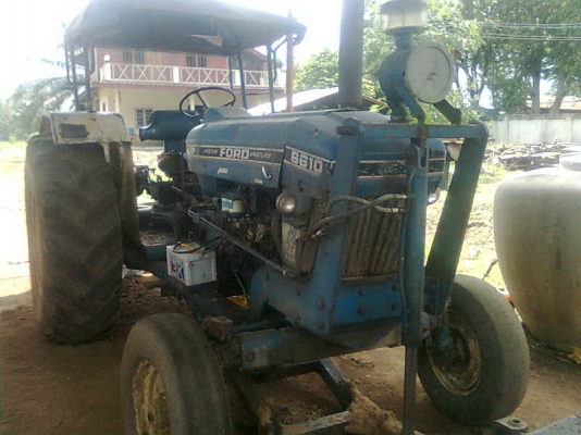 ขายฟอร์ด6610 เสื้อลาย ท่อไอดีโต พร้อมอุปกรณ์ มีเล่มทะเบียน