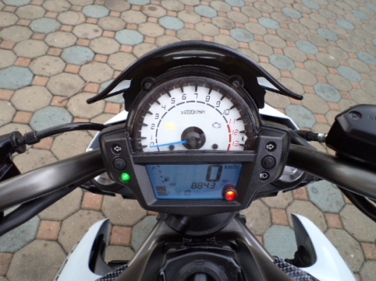 ขายER6N2012 ABS(สีขาวมุก)เดิมๆรถสวยมากๆสภาพใหม่มากๆใช้น้อยไม่มีชนหรือล้มหนัก(การันตี)ราคา234,000บ.คุยกันได้