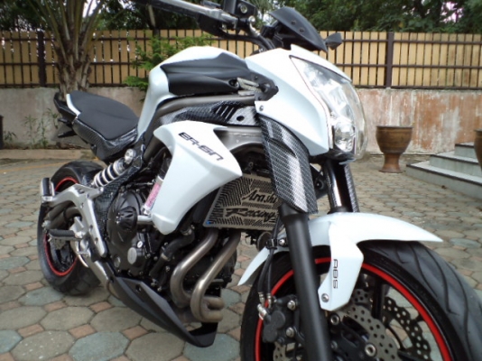 ขายER6N2012 ABS(สีขาวมุก)เดิมๆรถสวยมากๆสภาพใหม่มากๆใช้น้อยไม่มีชนหรือล้มหนัก(การันตี)ราคา234,000บ.คุยกันได้