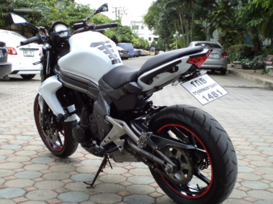 ขายER6N2012 ABS(สีขาวมุก)เดิมๆรถสวยมากๆสภาพใหม่มากๆใช้น้อยไม่มีชนหรือล้มหนัก(การันตี)ราคา234,000บ.คุยกันได้