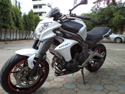 ขายER6N2012 ABS(สีขาวมุก)เดิมๆรถสวยมากๆสภาพใหม่มากๆใช้น้อยไม่มีชนหรือล้มหนัก(การันตี)ราคา234,000บ.คุยกันได้