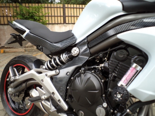 ขายER6N2012 ABS(สีขาวมุก)เดิมๆรถสวยมากๆสภาพใหม่มากๆใช้น้อยไม่มีชนหรือล้มหนัก(การันตี)ราคา234,000บ.คุยกันได้