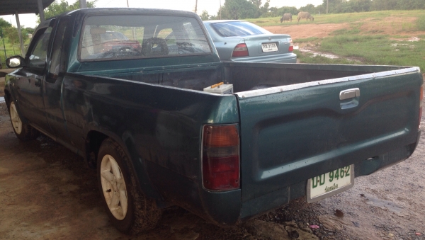 TOYOTA HILUX MIGHTY-X EXTRACAB 2.5 MT ปี 37 รถบ้านสภาพสวยพร้อมใช้งาน โปร่งหลังแล้วครับ เครื่องแน่นแรงดี ภายในเก๋งคอนโซลสวยครบ พวงมาลัยเพาเวอร์ กระบะสวยไม่มีผุกร่อน ช่วงล่างแน่น ล้อแม็กลายสวย ยางสภาพดี 4 เส้นประมาณ 70\% พร้อมใช้งาน เอกสารทะเบียนครบพร้อมโอน