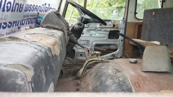 ขายด่วนสิบล้อสองเพลารถโม่ปูน พร้อมลูกโม่เปล่าอีกลูก( ไม่มีทะเบียน)ราคาโคตรถูกอุปกรณ์ครบโทร0811838154  0801515451