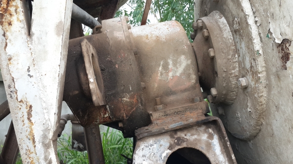 ขายด่วนสิบล้อสองเพลารถโม่ปูน พร้อมลูกโม่เปล่าอีกลูก( ไม่มีทะเบียน)ราคาโคตรถูกอุปกรณ์ครบโทร0811838154  0801515451