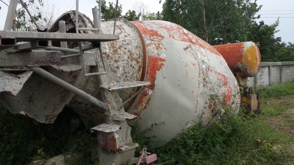 ขายด่วนสิบล้อสองเพลารถโม่ปูน พร้อมลูกโม่เปล่าอีกลูก( ไม่มีทะเบียน)ราคาโคตรถูกอุปกรณ์ครบโทร0811838154  0801515451