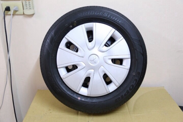 ขายล้อกะทะ Attrage พร้อมยาง 175 65R14 ปี13 ใหม่มาก