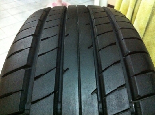 ขายล้อแม็ก Mazda 2. 15" พร้อมยางปี 13 ขายล้อแม็ก Mazda 2. 15" พร้อมยางปี 13