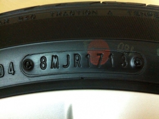 ขายล้อแม็ก Mazda 2. 15" พร้อมยางปี 13 ขายล้อแม็ก Mazda 2. 15" พร้อมยางปี 13