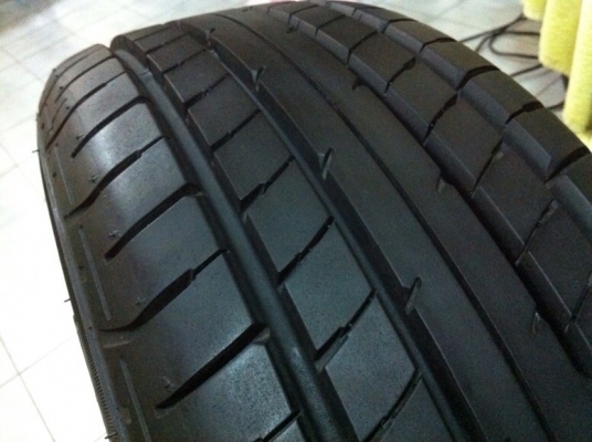 ขายล้อแม็ก Mazda 2. 15" พร้อมยางปี 13 ขายล้อแม็ก Mazda 2. 15" พร้อมยางปี 13