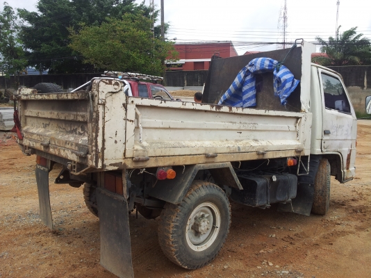 ขาย ISUZU NHR55C รถ4ล้อดั๊มพร้อมใช้พร้อมโอน ขาย ISUZU NHR55C รถ4ล้อดั๊มพร้อมใช้พร้อมโอน