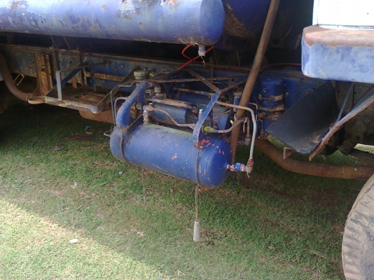 ขอบคุณท่านกำนันเพลินจาก อ.สอง จ.แพร่ ครับขายด่วน 10ล้อ MISUBISHI เพลาเดียวแสลกตรง เบรคทิฟฟี่ เครื่อง6d15เทอร์โบอินเตอร์ พวงมาลัยเพาเวอร์ เอกสารสัญญาซื้อ