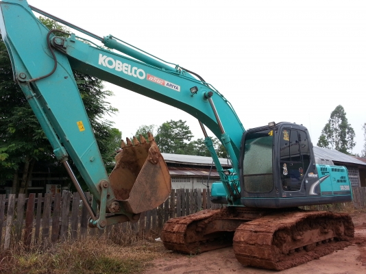 ต้องการขายรถ แบ็คโฮ KOBELCO YN 12 SK200