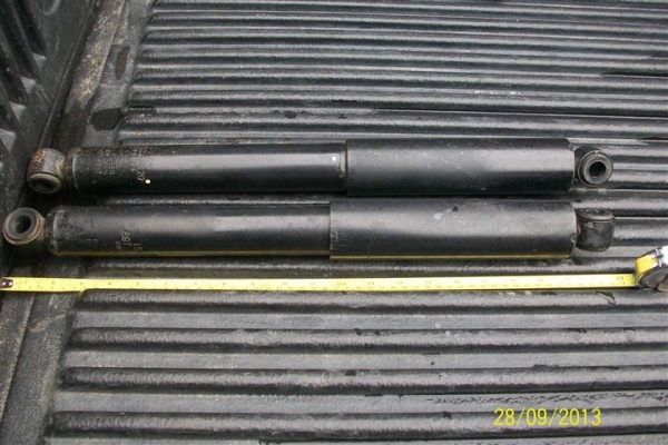 โช้คหลังดีแม็ก