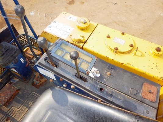 ขายรถขุด Komatsu PC20-6 เก่านอก ยังไม่ได้ใช้งานบ้านเรา 4,000 กว่าชั่วโมง เครื่องแน่น เอวดี ขุดร่อง ขุดสวนสบาย 175,000 บาท