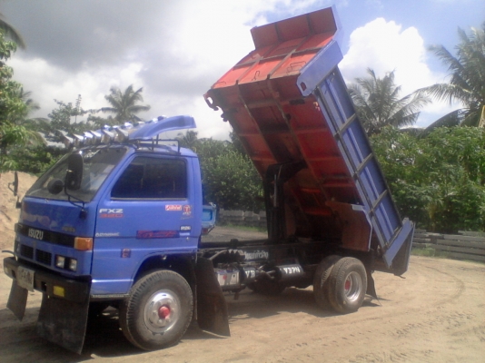 หกล้อดั้ม ISUZU NPR