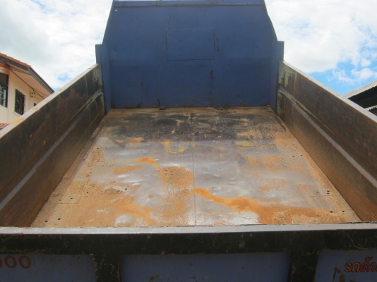 หกล้อดั้ม ISUZU NPR