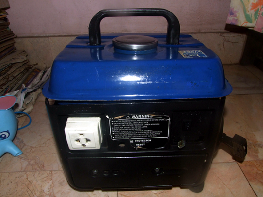 ขายเครื่ืองปั่นไฟพกพา ราคาถูก 3,500 บาทสถาพใหม่ ๆจ้า