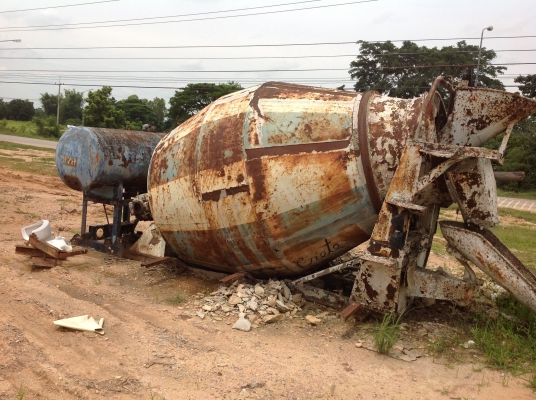 ขายโม่ผสมปูนขนาด6คิวสภาพดี. สนใจติดต่อเสี่ยจอย085-7799776