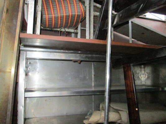 ร้านอาหาร   แถววัดพระธรรมกาย   โต๊ะเตรียม   ชุดเตาหม้อต้ม