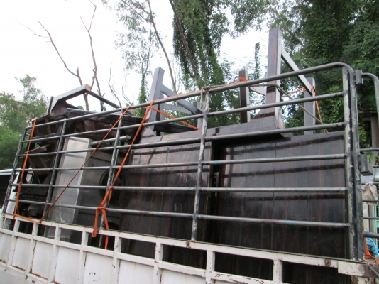 ร้านอาหาร   แถววัดพระธรรมกาย   โต๊ะเตรียม   ชุดเตาหม้อต้ม