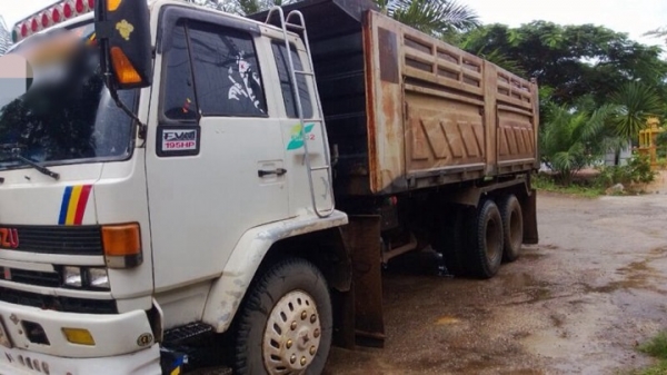 รถอีซูซุ 10 ล้อดั้ม FVZ 175 แรงม้า สนใจติดต่อ 081 - 6079515 รถอีซูซุ 10 ล้อดั้ม FVZ 175 แรงม้า สนใจติดต่อ 081 - 6079515