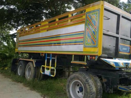 รถอีซูซุ 10 ล้อดั้ม FXZ เปลื่ยนเครื่อง 270 แรงม้า. ( ขายแม่ลูก )  สนใจติดต่อ 081 - 6079515