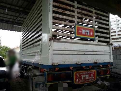 รถอีซูซุ 6 ล้อดั้ม  NQR 175 แรงม้า ปี 55 สนใจติดต่อ 081 - 6079515