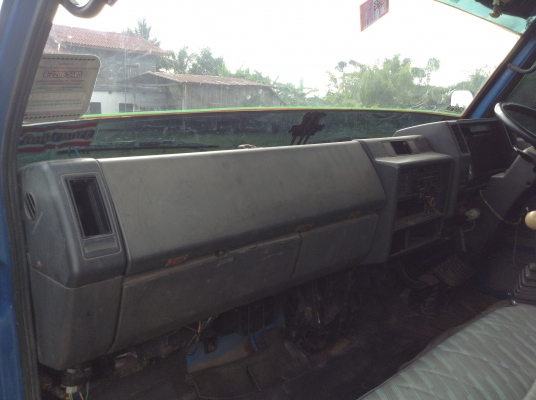 ขาย 6 ล้อ NPR58L เครื่อง 4BE1 110 แรงม้า คัสซีสวยตลอดเส้น เครื่องแน่นไม่มีไอ เกียร์สั้น ยกหัวได้ ยางใหม่ 6 เส้น พวงมาลัยพาวเวอร์ ทะเบียนเต็มพร้อมโอน