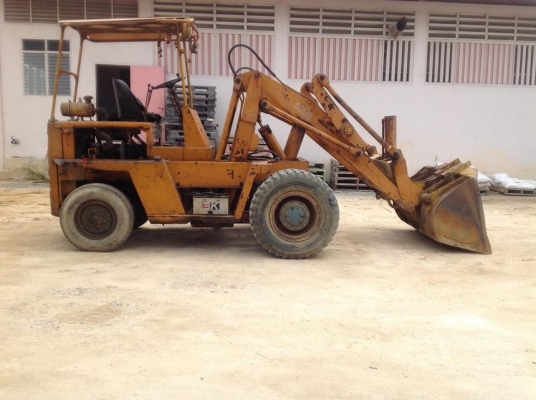 รถตัก TCM SD23 มือสอง ราคา 80,000 บาท