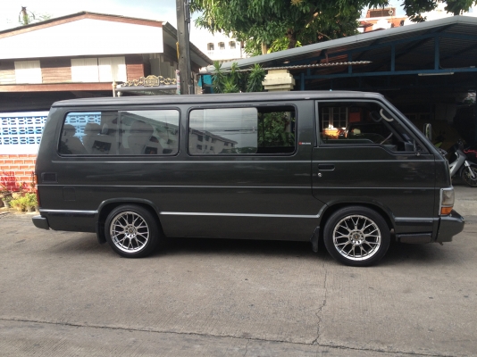 ขายรถตู้ครับ 100,000 บาท