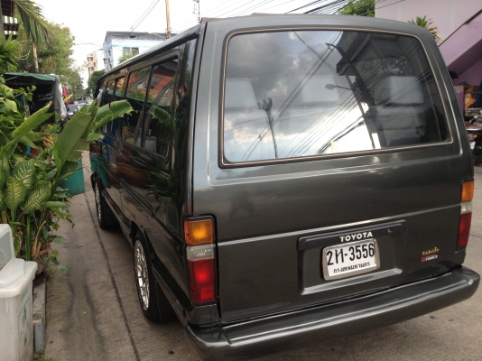 ขายรถตู้ครับ 100,000 บาท