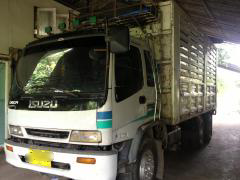 ขายรถสิบล้อ Isuzu Deca เครื่อง 6HH turbo inter รถล่อง 1 เพลา มีลำโพงลาก ยาง 70 \%