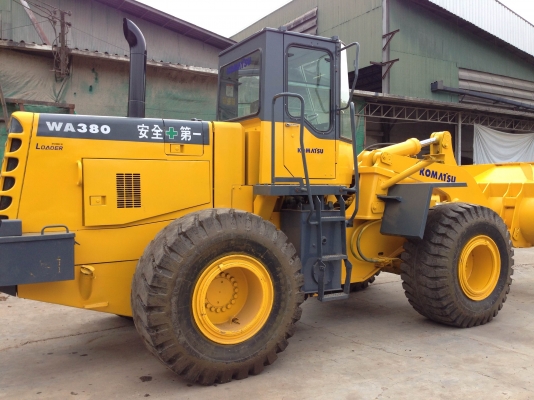 ขายรถตักKOMATSU WA380-3  เครื่องเก่านอก ปี2002 ราคา 1,xxx,000ต่อรองได้
