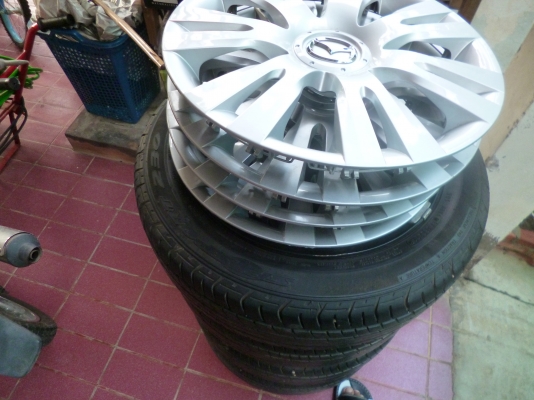 ขายฝาครอบล้อของแท้ มาสด้า 2 ขอบ 15 นิ้ว ครับ