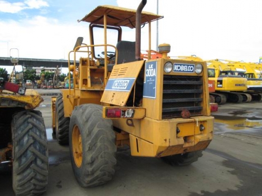 ขายรถตัก ราคาถูก KOBELCO รุ่น : LK300A นำเข้า 590,000 บาท