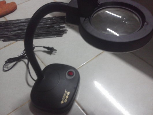 โคมไฟแว่นขยายตั้งโต๊ะปรับได้ช่วยการทำงานที่ต้องการความละเอียดในการมอง(ของใหม่มีมา10อัน)