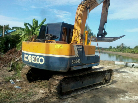 ขาย รถแบคโฮ KOBELCO SK 045