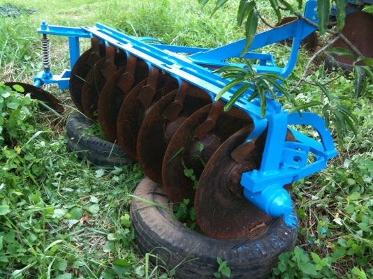 ขายรถไถ BELARUS (MT) 77 แรง ดันหน้า ผาน 7 สภาพพร้อมใช้