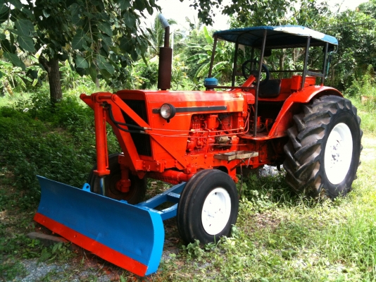 ขายรถไถ BELARUS (MT) 77 แรง ดันหน้า ผาน 7 สภาพพร้อมใช้