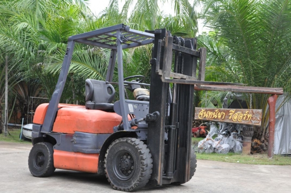 ขายFORKLIFT 6FD2.5ตันครึ่ง TOYOTAรุ่นใหม่(ดีเซล) นำเข้าญี่ปุ่นยังไม่เคยใช้งานในไทย 195,000เท่านั้น!!