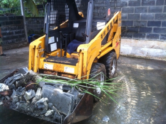 รถตัก bobcat สภาพพร้อมใช้