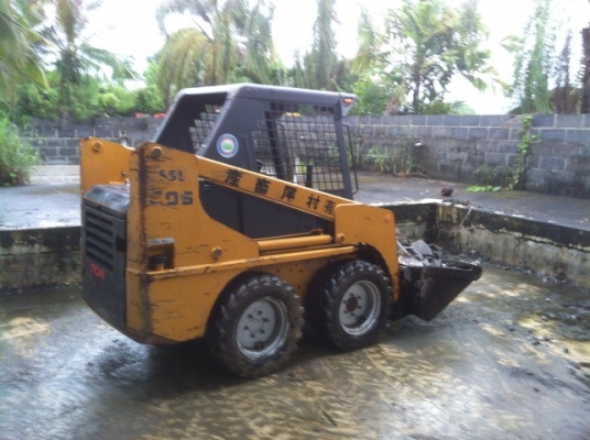 รถตัก bobcat สภาพพร้อมใช้