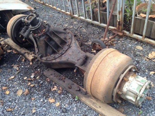 ขายเสื้อเพลา Nissan UD พร้อมเฟือง 23,000.-