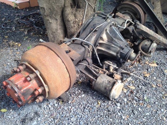 ขายเสื้อเพลา Nissan UD เบรกแห้ง พร้อมเฟือง 28,000.-