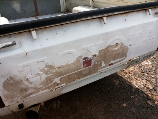 ขาย ม้ากระโดดแนวๆ TOYOTA LN40 เครื่องเดิม12R เบนซิน แรงดีประหยัด ช่วงล่างคัสซีเดิมไม่ผุไม่ปะไม่ดาม กระบะสวยไม่ผุ ตัวรถบางเดิมไม่ผุ ภายในดีคอนโซลดี ล้อแม็ก หลังคาติดเคฟล่า ยางสวย4เส้น รถทรงสวย ครับ พร้อมใช้งาน ทะเบียนเต็ม เอกสารครบ ราคาต่อรองได้เด้อ พี่น้อ