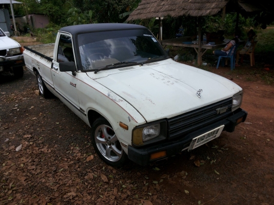 ขาย ม้ากระโดดแนวๆ TOYOTA LN40 เครื่องเดิม12R เบนซิน แรงดีประหยัด ช่วงล่างคัสซีเดิมไม่ผุไม่ปะไม่ดาม กระบะสวยไม่ผุ ตัวรถบางเดิมไม่ผุ ภายในดีคอนโซลดี ล้อแม็ก หลังคาติดเคฟล่า ยางสวย4เส้น รถทรงสวย ครับ พร้อมใช้งาน ทะเบียนเต็ม เอกสารครบ ราคาต่อรองได้เด้อ พี่น้อ