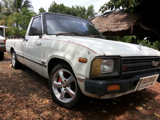 ขาย ม้ากระโดดแนวๆ TOYOTA LN40 เครื่องเดิม12R เบนซิน แรงดีประหยัด ช่วงล่างคัสซีเดิมไม่ผุไม่ปะไม่ดาม กระบะสวยไม่ผุ ตัวรถบางเดิมไม่ผุ ภายในดีคอนโซลดี ล้อแม็ก หลังคาติดเคฟล่า ยางสวย4เส้น รถทรงสวย ครับ พร้อมใช้งาน ทะเบียนเต็ม เอกสารครบ ราคาต่อรองได้เด้อ พี่น้อ