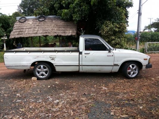 ขาย ม้ากระโดดแนวๆ TOYOTA LN40 เครื่องเดิม12R เบนซิน แรงดีประหยัด ช่วงล่างคัสซีเดิมไม่ผุไม่ปะไม่ดาม กระบะสวยไม่ผุ ตัวรถบางเดิมไม่ผุ ภายในดีคอนโซลดี ล้อแม็ก หลังคาติดเคฟล่า ยางสวย4เส้น รถทรงสวย ครับ พร้อมใช้งาน ทะเบียนเต็ม เอกสารครบ ราคาต่อรองได้เด้อ พี่น้อ