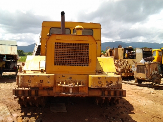 รถดันล้อหนาม รถจีน เครื่องยนต์ 6 สูบ สภาพพร้อมใช้งาน